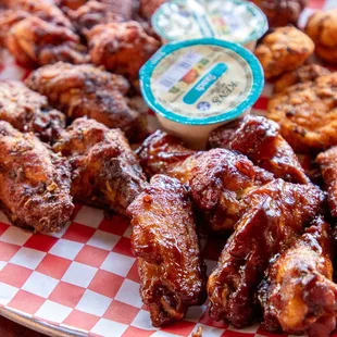 bbq chicken, fried chicken, chicken wings and fried chicken, chicken wings, fried chicken wings, bbq wings, food, poultry, chicken