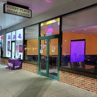 the outside of the restaurant