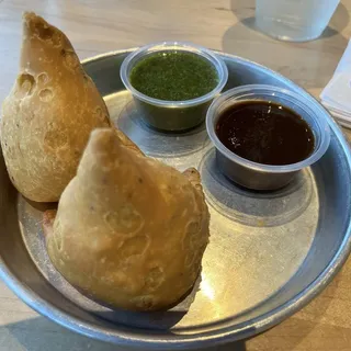 Samosas (2)