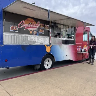Very yummy sliders. Just ran into them while hanging at Chrissy field.
