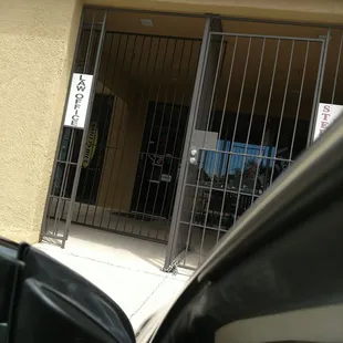 Not open even though hours show open. sad