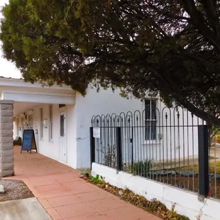 ramen and noodles, outside