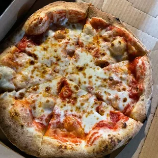 One of the best cheese pizzas in Vegas