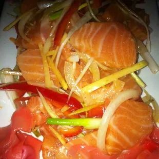 Salmon sashimi salad