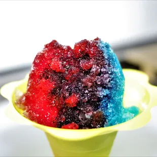 SHAVED ICE &amp; SNOWCONES Over 18 Combinations of Flavors