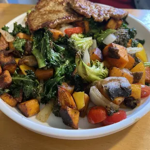 Cutta's Classic with vegan sausage