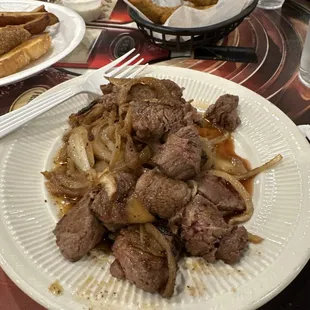 Steak bites only with onions