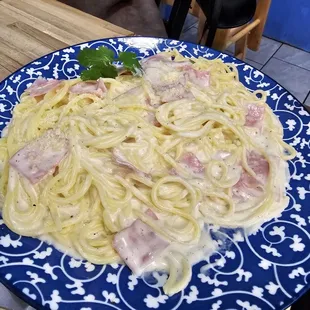 Tallarines Blancos con Jamon