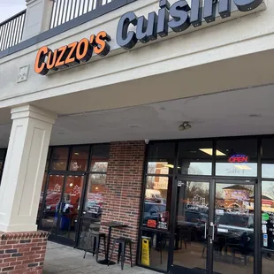 the outside of a restaurant