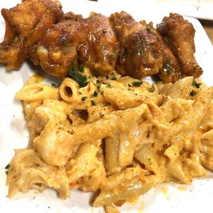 BBQ wings &amp; lobster mac