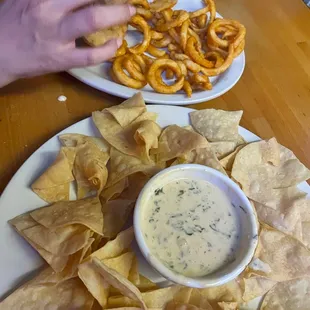 Chips and queso