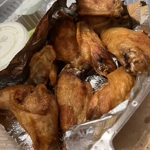 chicken wings and fried chicken, fried chicken, bbq chicken, poultry, bbq wings, chicken wings, chicken, fried chicken wings, food