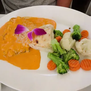 Tacu Corvina in Lambayecana Sauce / Tacu Corvina en Salsa Lambayecana