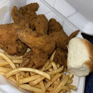 Whole wings fried chicken dinner