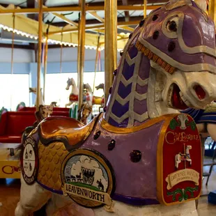 Love how vibrantly the horses are painted