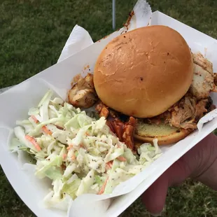 Pulled chicken BBQ &amp; slaw