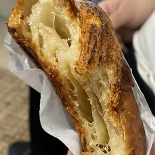 Plain croissant (warmed up)