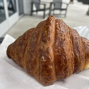 Plain croissant