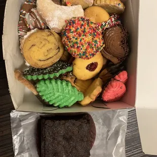 Cookies. Brownie.