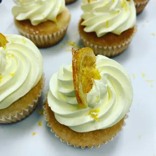 a plate of cupcakes