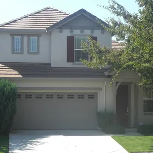 369 Mason Ct. 4 bedrooms 2.5 baths $425,000.