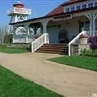 Redbridge high end homes, community country store.