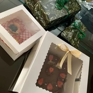 Custom White Cake with Chocolate Buttercream Frosting, Fresh Strawberries &amp; Gold details, Fresh Mini Fruit Tarts