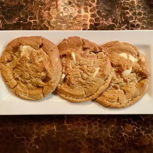 White chocolate macadamia cookies