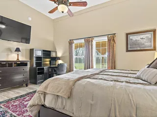 Dugan Hollow Retreats - Log Cabins & Suites