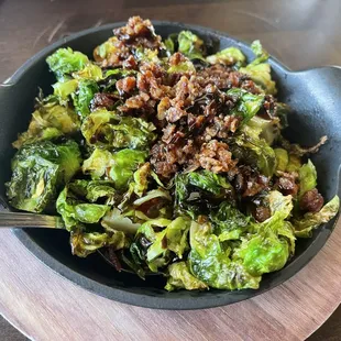 Brussel sprouts with bacon (without the goat cheese) - very good! 4/5