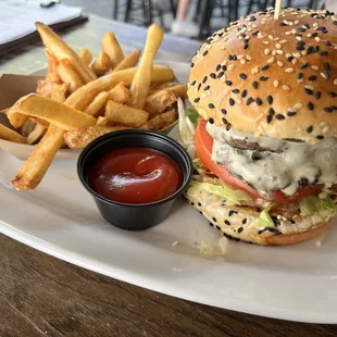 Smashburger &amp; Cut Fries