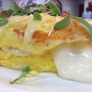 Bacon and white cheddar omelette