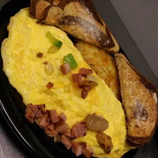 Cy&apos;s is open early Sunday&apos;s for amazing breakfast !!!!!