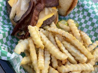 Vic's Bar & Grill