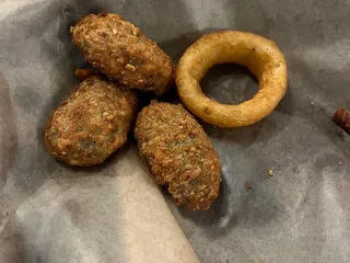 402 Sports Bar and Grill