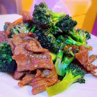 Beef with Broccoli Over Rice