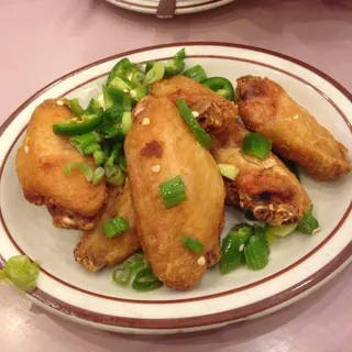 39. Salt and Pepper Chicken Wings Special
