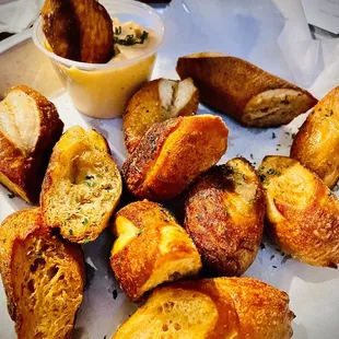 Beer Cheese &amp; Soft Pretzel Bites