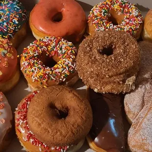 food, donuts, dough desserts