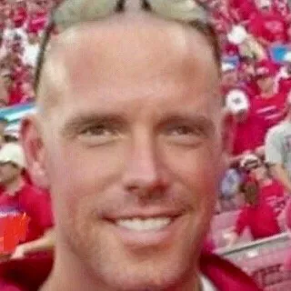 Dan T.
