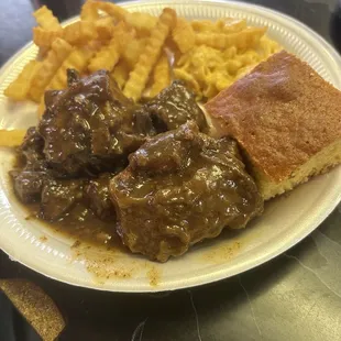 Oxtails, Fries, Mac &amp; Cheese