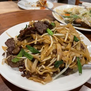 Beef chow fun (dry style)