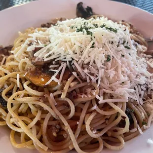 Aglio e olio with mushrooms