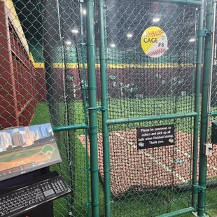 Hittrax cage