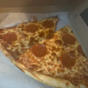 Pepperoni pizza