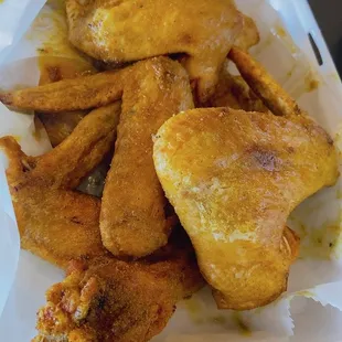 Party Size Whole &apos;Bo&apos; Wings  - 10pcs Gold Flavor - (1 Star)