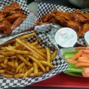 bbq chicken, fried chicken, chicken wings, chicken, bbq wings, fried chicken wings, food, poultry, chicken wings and fried chicken