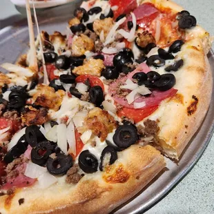 D&apos;Caesaro&apos;s Special Pizza