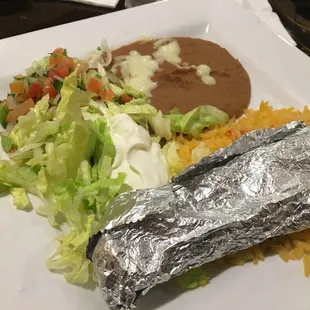 a plate of mexican food
