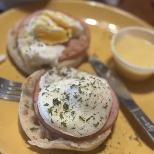 Eggs Benedict